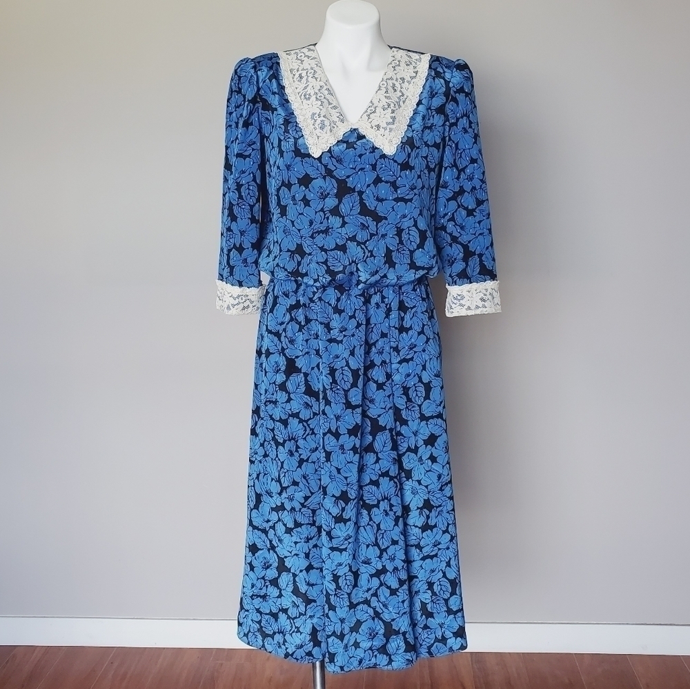 Lady Carol of New York Vintage 70s Cottagecore Midi Floral Lace Dress